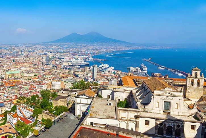 Naples for First-Time Visitors: Top Travel Tips and Recommendations